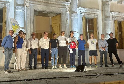 Un momento di Salto con l'asta a Villa Manin