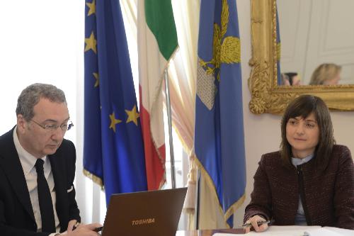 Sergio Bolzonello (Vicepresidente Regione FVG e assessore Attività produttive, Turismo e Cooperazione) e Debora Serracchiani (Presidente Regione Friuli Venezia Giulia) durante la riunione della Giunta regionale - Trieste 17/03/2017