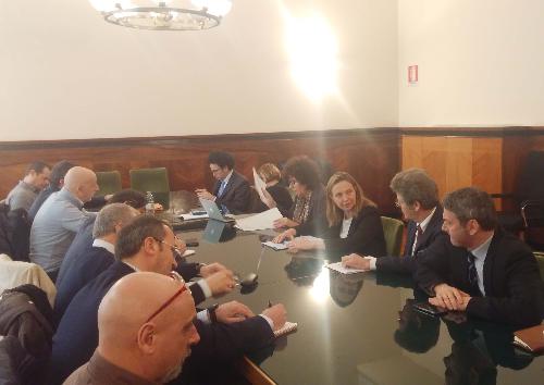 Loredana Panariti (Assessore regionale Lavoro, Formazione, Istruzione, Pari Opportunità, Politiche giovanili, Ricerca e Università) al Tavolo sulla crisi del Gruppo Burgo, al Ministero dello Sviluppo Economico (MiSE) - Roma 20/03/2017