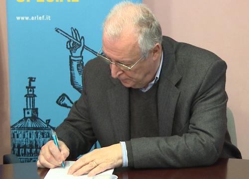 Luciano Zanotto (Amministratore unico Isontina Ambiente) alla firma del Protocollo tra ARLeF-Agjenzie regjonâl pe lenghe furlane e Isontina Ambiente S.r.l. - Gorizia 22/03/2017