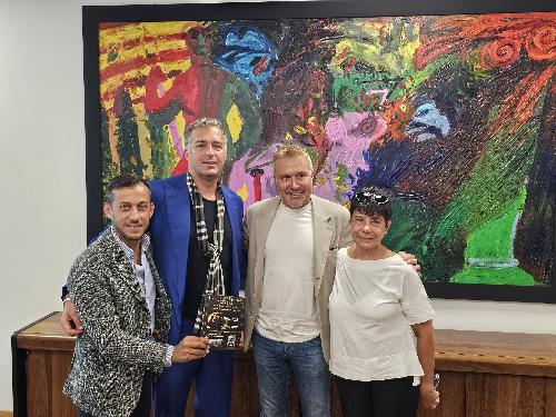 L'assessore regionale Sergio Bini con il sindaco di Cividale Daniela Bernardi, il consigliere regionale Stefano Balloch e l'assessore si Grandi eventi del Comune di Cividale Giuseppe Ruolo