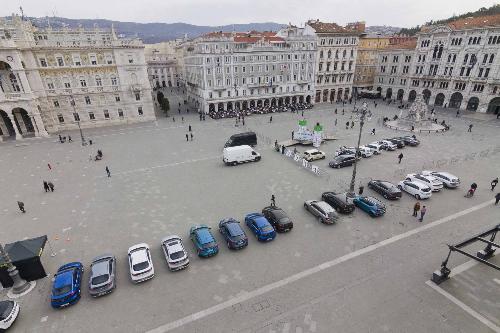 Piazza Unità per la prima gara del Campionato ECONOVA Cup 2017 "ECONOVA ADRIATIC RALLY" di regolarità per vetture elettriche e a energia alternativa - Trieste 23/03/2017