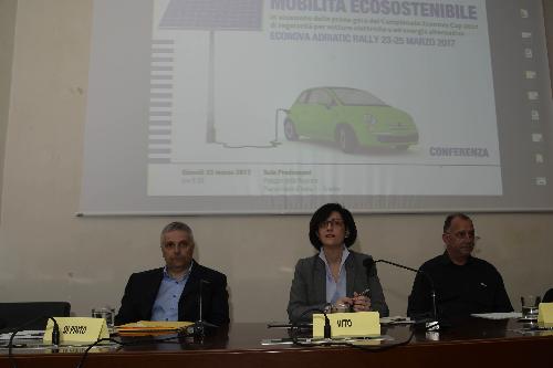 Sara Vito (Assessore regionale Ambiente ed Energia) alla conferenza "Mobilità ecosostenibile" in occasione della prima gara del Campionato ECONOVA Cup 2017 "ECONOVA ADRIATIC RALLY" di regolarità per vetture elettriche e a energia alternativa, nella sede della Regione FVG - Trieste 23/03/2017