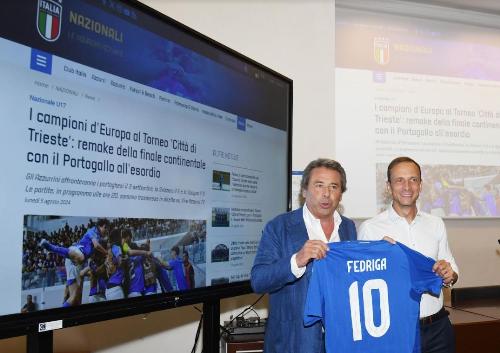 Il governatore Massimiliano Fedriga insieme a Ermes Canciani, presidente del Comitato regionale della Lega nazionale dilettanti.