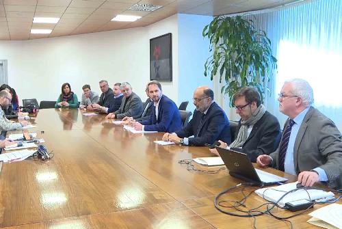 Cristiano Shaurli (Assessore regionale Risorse agricole e forestali) e Paolo Stefanelli (Direttore generale Agenzia regionale sviluppo rurale / ERSA) alla conferenza stampa di presentazione della partecipazione della Regione FVG alla cinquantunesima edizione di Vinitaly, Salone internazionale dei vini e distillati (Verona, 9-12 aprile) - Udine 30/03/2017