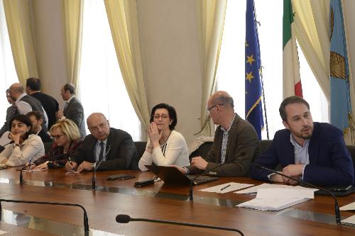 Mariagrazia Santoro (Assessore regionale Infrastrutture e Territorio), Roberto Dipiazza (Sindaco Trieste), Sara Vito (Assessore regionale Ambiente ed Energia) e Cristiano Shaurli (Assessore regionale Risorse agricole e forestali) alla riunione del gruppo di lavoro per gli interventi di sistemazione del ciglione carsico - Trieste 07/04/2017