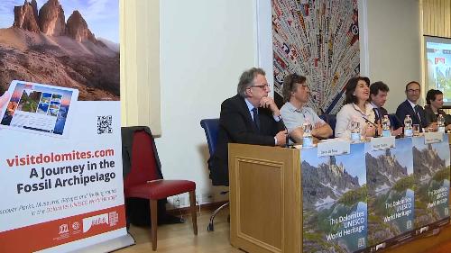 Mariagrazia Santoro (Assessore regionale Infrastrutture e Territorio, presidente Fondazione Dolomiti UNESCO) alla presentazione del portale "Dolomiti UNESCO ... un viaggio nell'Arcipelago fossile" - Roma 19/04/2017