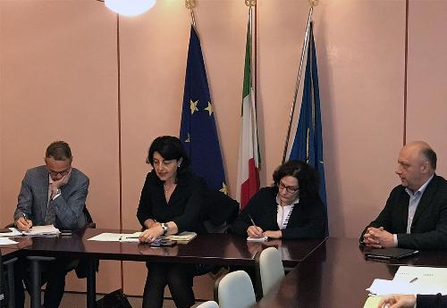 Mariagrazia Santoro (Assessore regionale Infrastrutture e Territorio) al Tavolo per la riattivazione del raccordo ferroviario di Monfalcone - Gorizia 26/04/2017