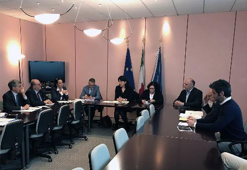 Mariagrazia Santoro (Assessore regionale Infrastrutture e Territorio) al Tavolo per la riattivazione del raccordo ferroviario di Monfalcone - Gorizia 26/04/2017