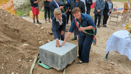L'assessore regionale Barbara Zilli con il sindaco di Resia Anna Micelli