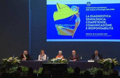 Maria Sandra Telesca (Assessore regionale Salute, Integrazione socio-sanitaria, Politiche sociali e Famiglia) al convegno nazionale "La diagnostica senologica: competenze, comunicazione e responsabilità" al Palazzo dei Congressi - Grado 10/05/2017