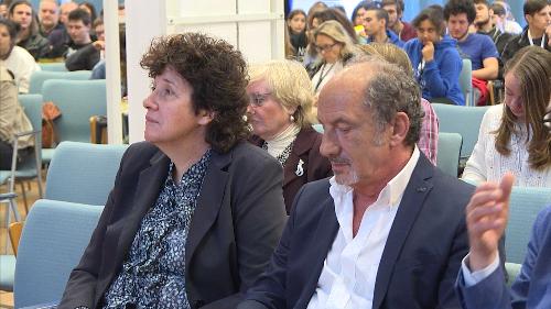 Loredana Panariti (Assessore regionale Lavoro, Formazione, Istruzione, Pari Opportunità, Politiche giovanili, Ricerca e Università) e Pino Roveredo (Scrittore) all'evento "Condivido", progetto educativo promosso da "Parole O_Stili" - Trieste 15/05/2017