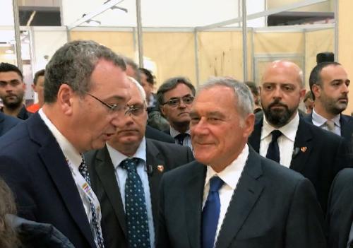 Sergio Bolzonello (Vicepresidente Regione FVG e assessore Attività produttive, Turismo e Cooperazione) e Pietro Grasso (Presidente Senato) al 30° Salone del Libro - Torino 18/05/2017