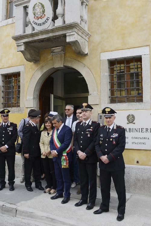 Debora Serracchiani (Presidente Regione Friuli Venezia Giulia), accompagnata da Francesco Martines (Sindaco Comune Palmanova), visita la nuova caserma dei Carabinieri- Palmanova 24/05/2017