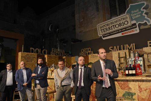 Cristiano Shaurli (Assessore regionale Risorse agricole e forestali) alla tavola rotonda "Il patrimonio enogastronomico del FVG: come valorizzarlo?" - Udine 25/05/2017