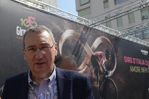 Sergio Bolzonello (Vicepresidente Regione FVG e assessore Attività produttive, Turismo e Cooperazione) alla partenza della tappa 20 del centesimo Giro d'Italia - Pordenone 27/05/2017 

