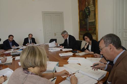 Sergio Bolzonello (Vicepresidente Regione FVG e assessore Attività produttive, Turismo e Cooperazione) presiede la riunione della Giunta regionale - Trieste 01/06/2017