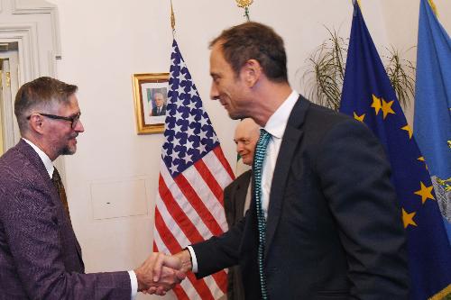 Il governatore Massimiliano Fedriga e il console generale degli Usa in Italia Douglass Benning