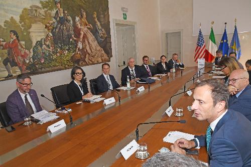 La riunione tra la delegazione della Virginia e i vertici della Regione Friuli  Venezia Giulia
