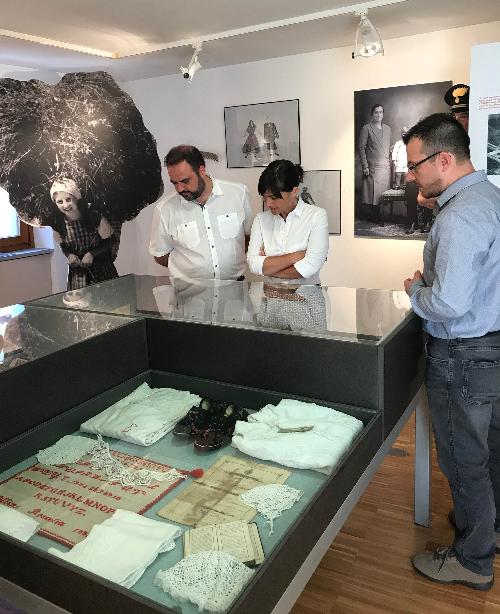 Debora Serracchiani (Presidente Regione Friuli Venezia Giulia) visita il Museo del Territorio - Dogna 12/06/2017