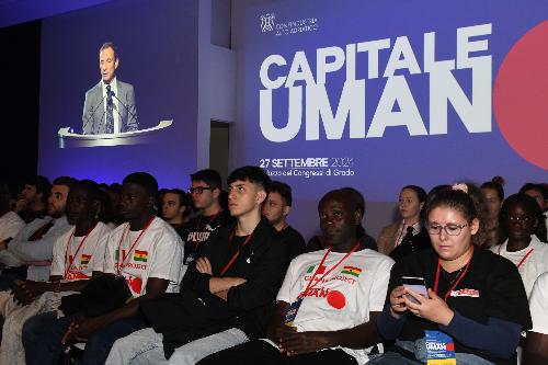 L'apertura dei lavori dell'assemblea generale di Confindustria Alto Adriatico dedicata la Capitale umano svoltasi a Grado alla presenza del Governatore del Friuli Venezia Giulia Massimiliano Fedriga