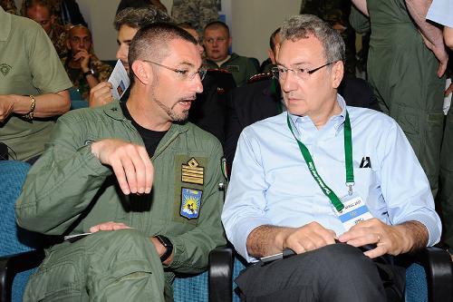 Sergio Bolzonello (Vicepresidente Regione FVG e assessore Attività produttive, Turismo e Cooperazione) al breefing dell'Air centric personnel recovery operatives course (Aproc) 2017 - Rivolto 22/06/2017