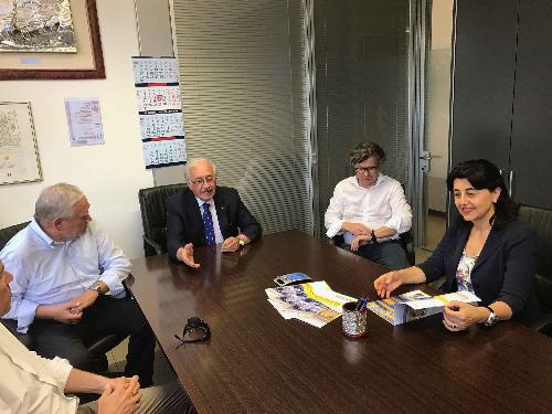 Mariagrazia Santoro (Assessore regionale Infrastrutture e Territorio) durante la visita alla Tecnocom - Udine 13/07/2017