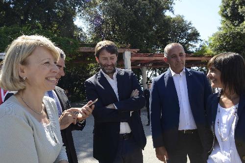 Andreina Contessa (Direttrice Museo storico e Parco Castello Miramare), Dario Franceschini (Ministro Beni e Attività Culturali e Turismo), Renato Mazzoncini (Amministratore delegato FS) e Debora Serracchiani (Presidente Regione Friuli Venezia Giulia) nel Parco del Castello di Miramare - Trieste 18/07/2017