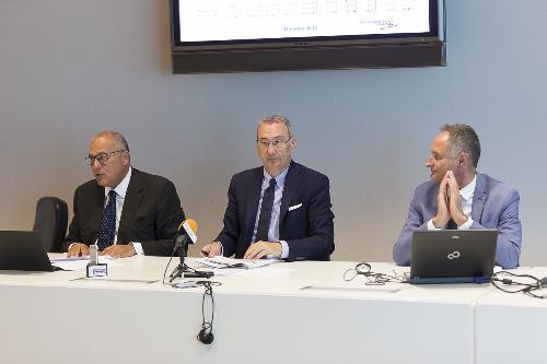 Marco Tullio Petrangelo (Direttore generale PromoTurismo FVG), Sergio Bolzonello (Vicepresidente Regione FVG e assessore Attività produttive, Turismo e Cooperazione) e Bruno Bertero (Direttore Marketing PromoTurismo FVG) alla presentazione dei dati sul turismo in FVG nel primo semestre 2017 - Udine 27/07/2017 (Foto Fabrice Gallina)