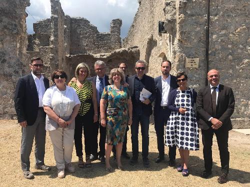 Cristiano Shaurli (Assessore regionale Risorse agricole e forestali) con alcuni membri della commissione nazionale Politiche agricole nella Fortezza Borbonica di Civitella del Tronto (TE) - Luglio 2017