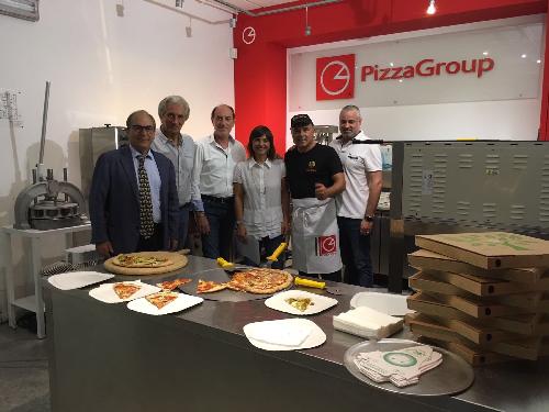 Debora Serracchiani (Presidente Regione Friuli Venezia Giulia) e Daniele Gerolin (Consigliere regionale FVG) in visita alla Pizza Group - San Vito al Tagliamento 31/07/2017