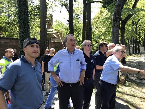 Sergio Bolzonello (Vicepresidente Regione FVG e assessore Attività produttive, Turismo e Cooperazione) durante il sopralluogo nei Comuni colpiti dal maltempo - San Vito al Tagliamento 11/08/2017