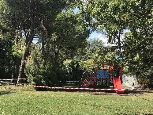 Il parco giochi di via San Daniele colpito dal maltempo - Udine 11/08/2017