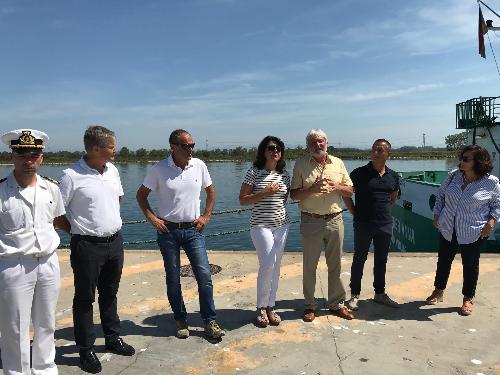 Mariagrazia Santoro (Assessore regionale Infrastrutture e Territorio) alla consegna dei lavori per il dragaggio del fiume Corno - San Giorgio di Nogaro (Ud) 18/08/2017