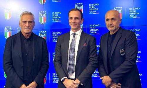 Il governatore Fedriga in foto con il ct Spalletti e il presidente della Figc Gravina.