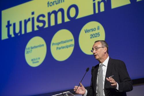 Sergio Bolzonello (Vicepresidente Regione FVG e assessore Attività produttive, Turismo e Cooperazione) al Forum "Turismo in FVG - Progettazione partecipata verso il 2025" - Trieste 06/09/2017