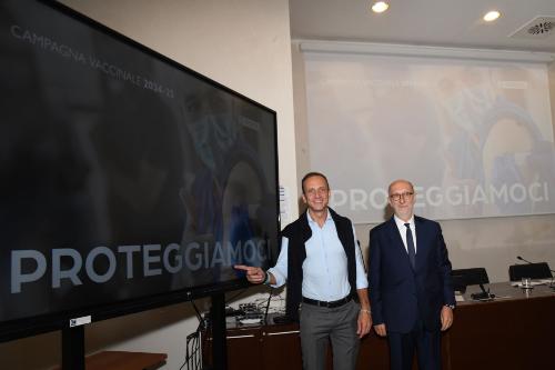 Il governatore del Friuli Venezia Giulia Massimiliano Fedriga e l'assessore alla Salute Riccardo Riccardi alla presentazione della campagna di vaccinazione "Proteggiamoci".
