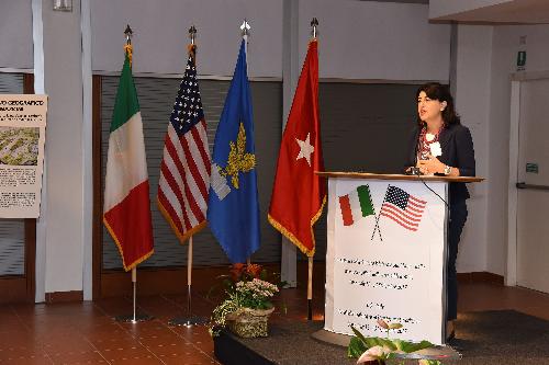Mariagrazia Santoro (Assessore regionale Infrastrutture e Territorio) al seminario di aggiornamento per la gestione delle aree di addestramento sostenibili Usa-Italia - Udine 12/09/2017 (Foto Paolo Bovo, US Army Italy)