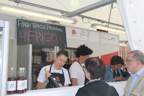 Stand dell'Agenzia regionale per lo sviluppo rurale (ERSA FVG) alla manifestazione "Cheese" - Bra (CN) 18/09/2017