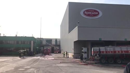 Lo stabilimento Roncadin interessato dall'incendio - Meduno 22/09/2017