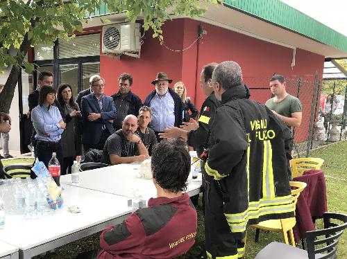 Debora Serracchiani (Presidente Regione Friuli Venezia Giulia) durante il sopralluogo presso lo stabilimento Roncadin interessato dall'incendio - Meduno 22/09/2017