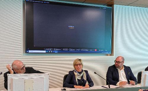 L'intervento dell'assessor eregionale alle Finanze Barbara Zilli alla conferenza stampa