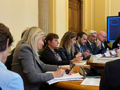 L'assessore regionale alle Infrastrutture Cristina Amirante in un momento del vertice ministeriale tra Friuli Venezia Giulia e Land della Carinzia