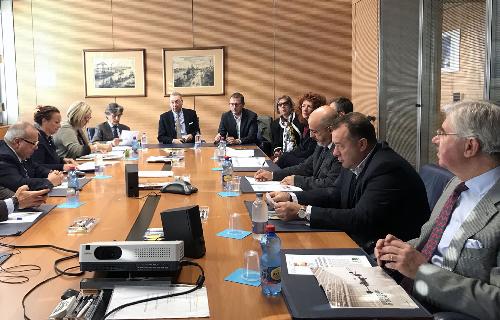 Sergio Bolzonello (Vicepresidente Regione FVG e assessore Attività produttive, Turismo e Cooperazione) nella sede di Unindustria durante il confronto sul rischio di chiusura del tribunale fallimentare - Pordenone 10/10/2017