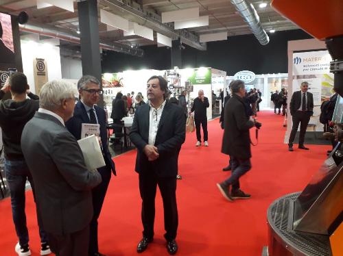 L’assessore Roberti, accompagnato dagli organizzatori, ha visitato gli stand di Triestespresso Expo 2024.