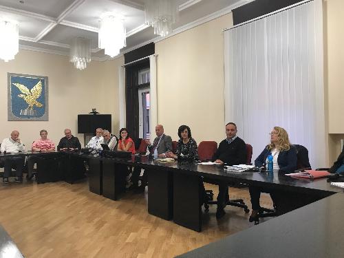 Sara Vito (Assessore regionale Ambiente ed Energia) all'incontro con il Comune e i rappresentanti dei comitati di quartiere di Monfalcone sulla richiesta di Fincantieri dell'Autorizzazione Integrata Ambientale (AIA) - Trieste 16/10/2017