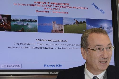 Sergio Bolzonello (Vicepresidente Regione FVG e assessore Attività produttive, Turismo e Cooperazione) alla presentazione dei dati gennaio-settembre 2017 dell'andamento turistico regionale - Udine 26/10/2017