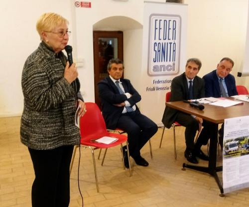 Renata Bagatin (Vicepresidente III Commissione consiliare) interviene all'incontro sull'attività del numero unico dell'emergenza (NUE) - Palmanova 27/10/2017