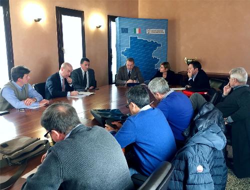 Sergio Bolzonello (Vicepresidente Regione FVG e assessore Attività produttive, Turismo e Cooperazione) al tavolo di confronto su Idealscala - Pordenone 31/10/2017