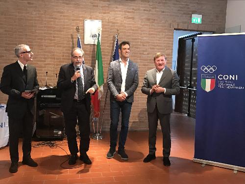 Gianni Torrenti (Assessore regionale Cultura, Sport e Solidarietà) con Alessandro Talotti (Delegato provinciale CONI) e Giorgio Brandolin (Presidente regionale CONI FVG) alla cerimonia di consegna delle benemerenze sportive 2016 per la provincia di Udine - Manzano 11/11/2017